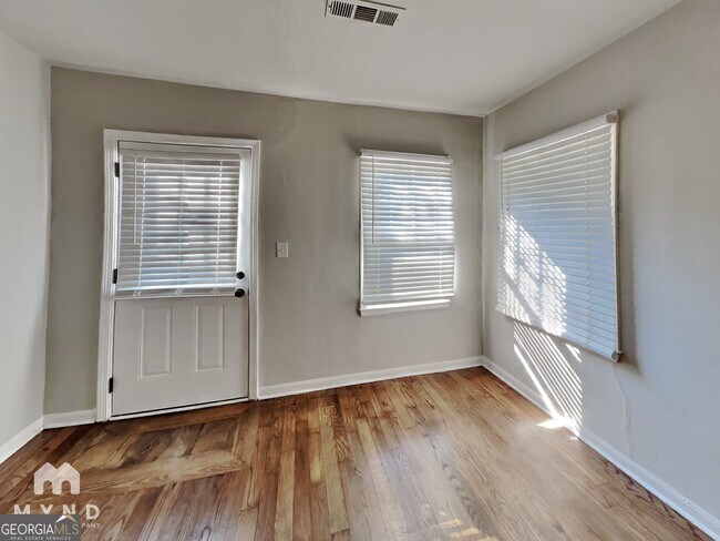 Building Photo - 1319 Campbellton Rd SW