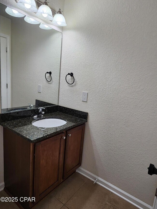 Building Photo - 119 Sand Oak Blvd
