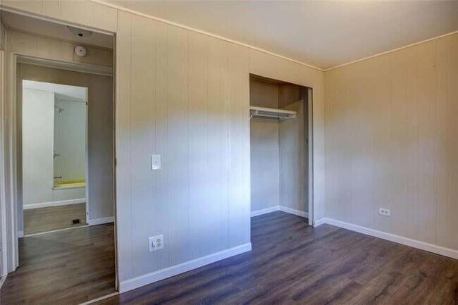 Building Photo - 201 Oglesby Bridge Rd SE