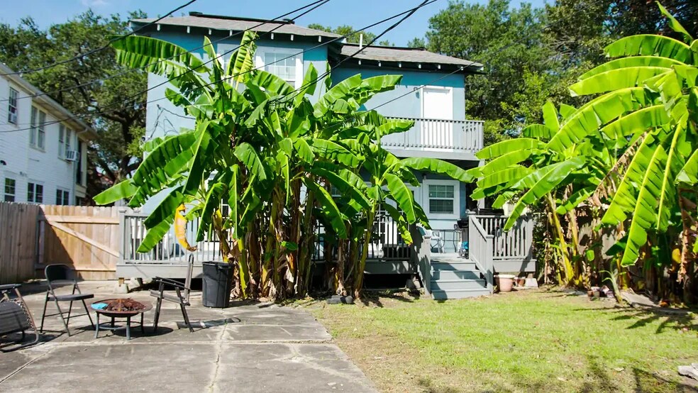 Spacious Backyard from Fence Looking In - 3415 Louisiana Avenue Pky