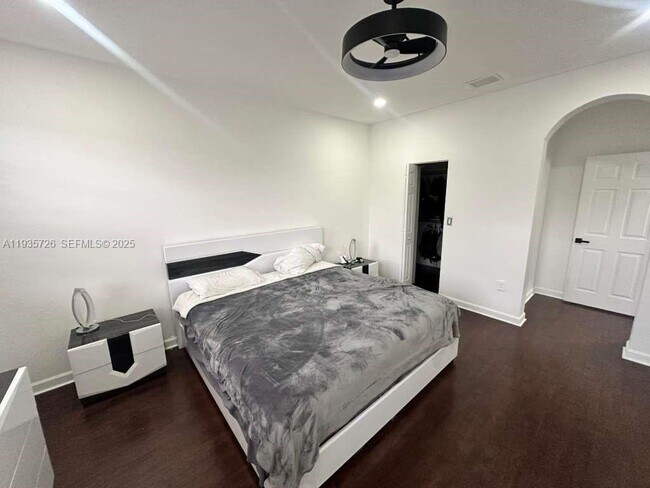 Building Photo - 9350 SW 171st Ct