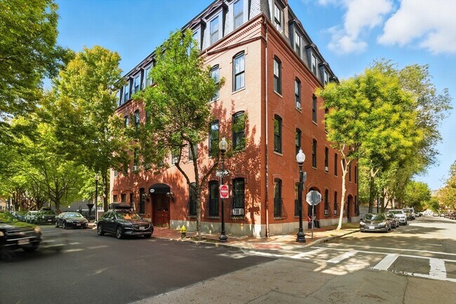 Building Photo - 30-34-34 E Concord St