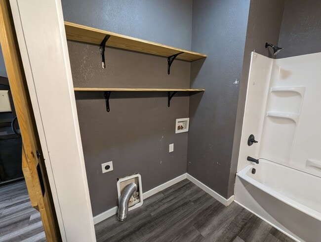 Building Photo - 1 Bedroom/1 Bathroom Tiny Home in Sulphur ...