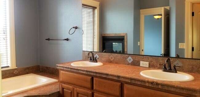 Building Photo - Camas Schools! Stunning Custom Home!  3 Be...