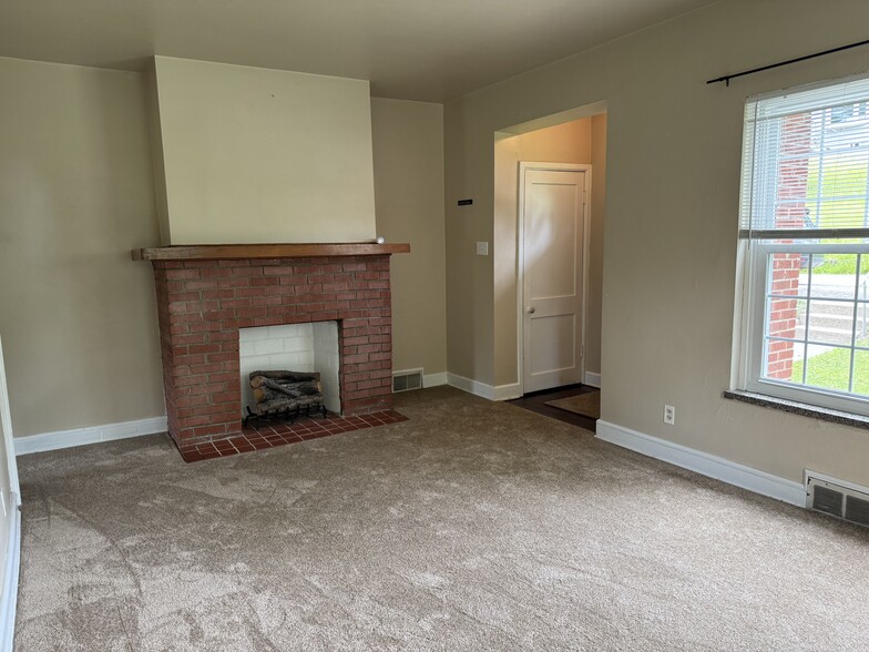 Primary Photo - 1505 Ravinia Rd