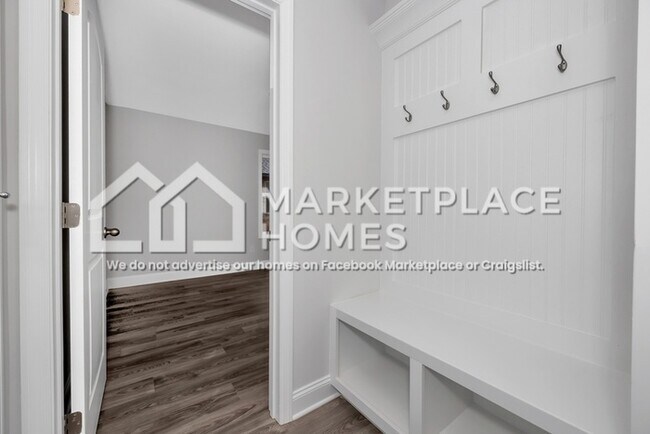 Building Photo - 14163 Nursery Dr