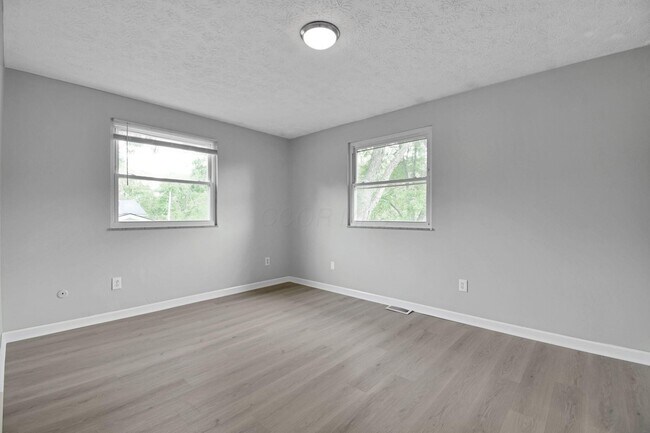 Building Photo - 5978 Alice Dr