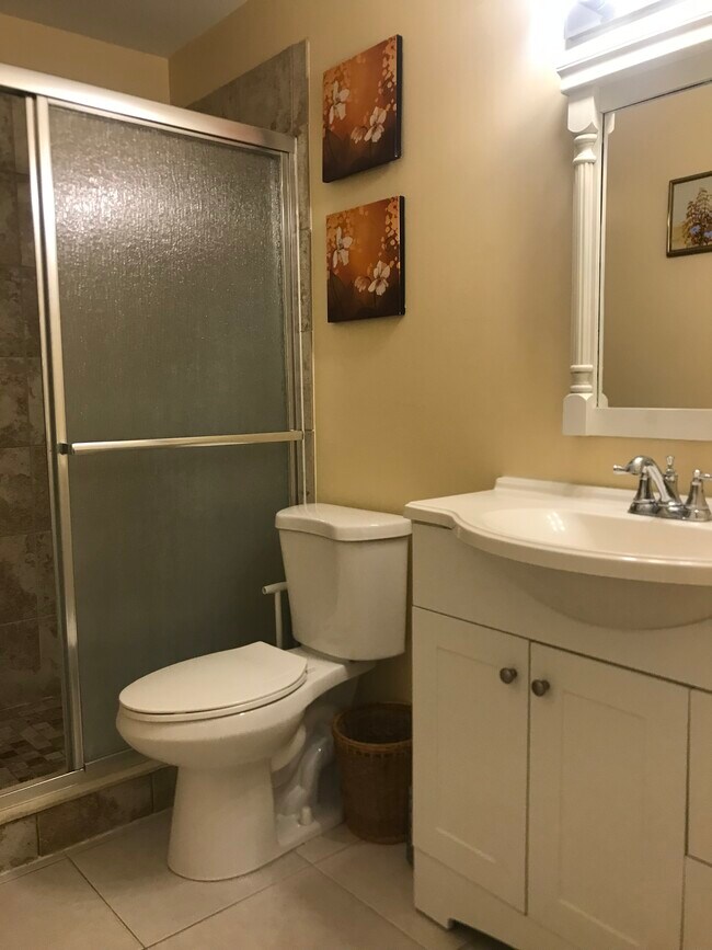 Building Photo - 2108 SE Edler Dr