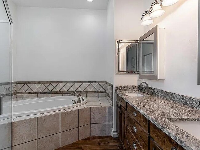 Building Photo - 2255 Tuweap Dr