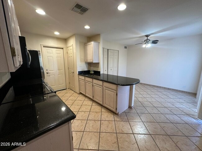 Building Photo - 14462 N Sherwood Dr