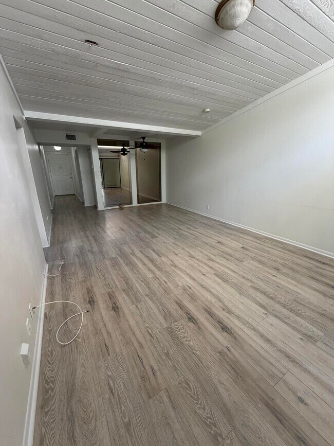 Building Photo - 8773 Shadow Wood Blvd