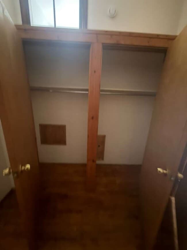 Building Photo - 1014 E Prairie Ave