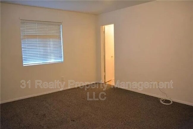Building Photo - 6937 Tessla Dr