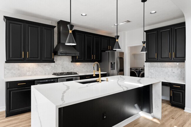 Building Photo - 8422 Misty Mountain Trail Ln