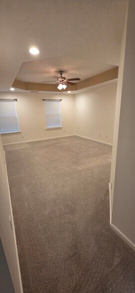 Building Photo - 7417 Golden Apple Dr