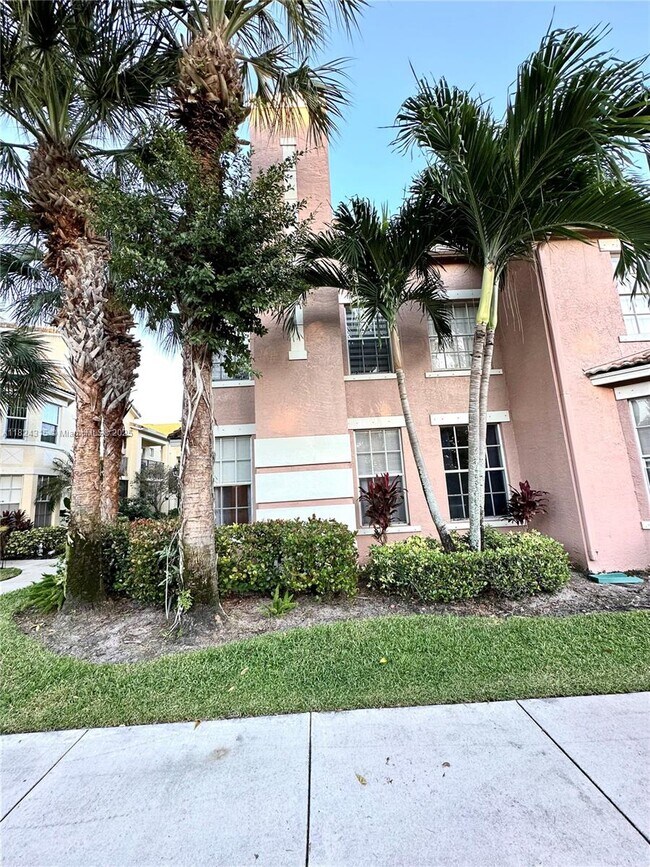 Building Photo - 1309 Belmont Pl