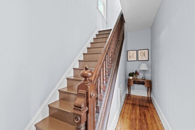 Building Photo - 225 Pleasant St