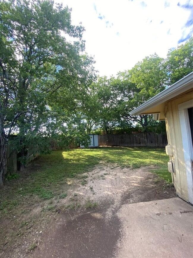 Building Photo - 1508 No Mor Cove
