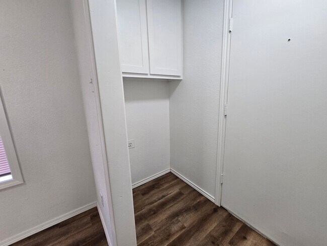 Building Photo - 2211 33rd St