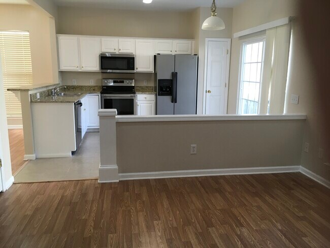 Building Photo - 2113 McKenzie Creek Dr