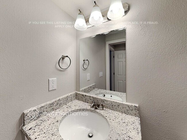 Building Photo - 980 Ancestra Dr