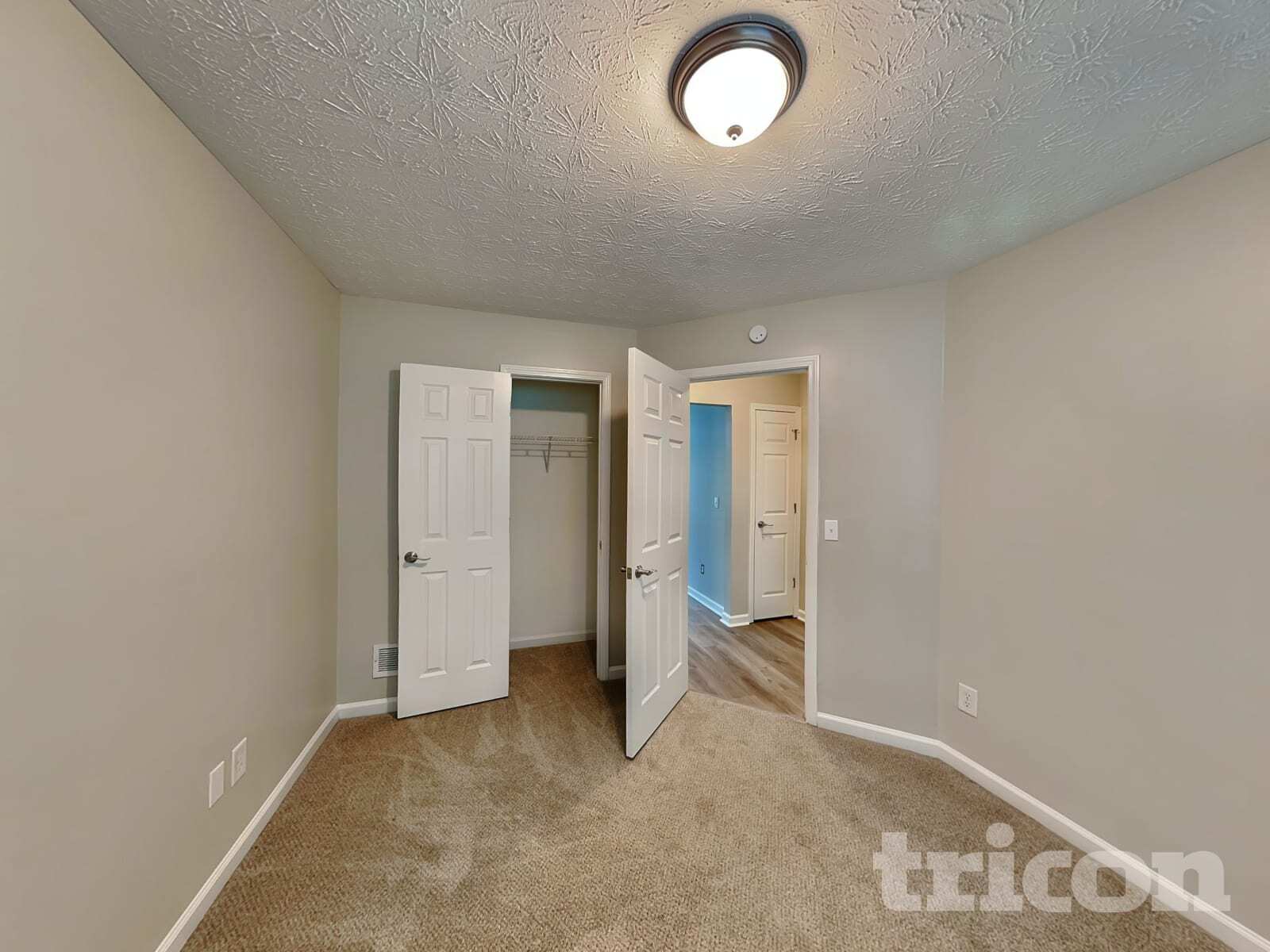 Building Photo - 530 Mackinaw Dr