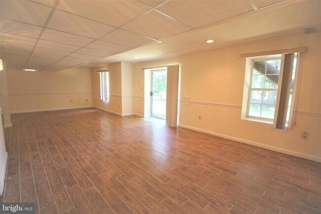 Building Photo - 92 Harvard Cir