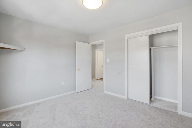 Building Photo - 12346 Woodlawn Ct