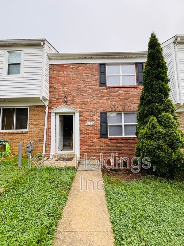 Building Photo - 1235 Thomas Jefferson Pl