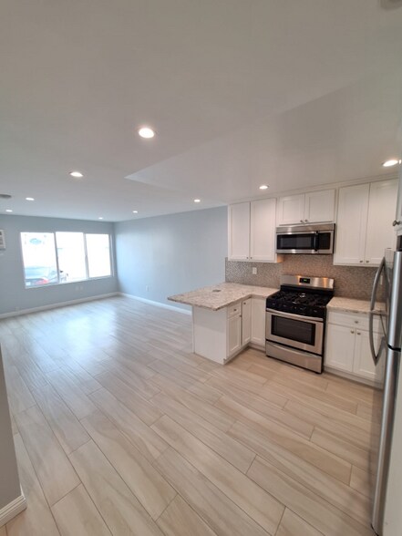 Building Photo - 4660 Kester Ave