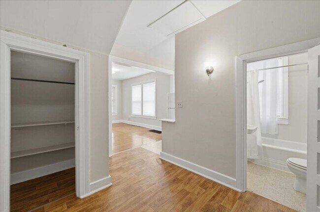 Building Photo - 5334 E Washington St