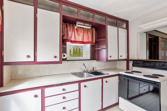 Primary Photo - 4 Bedroom House in Kimberly