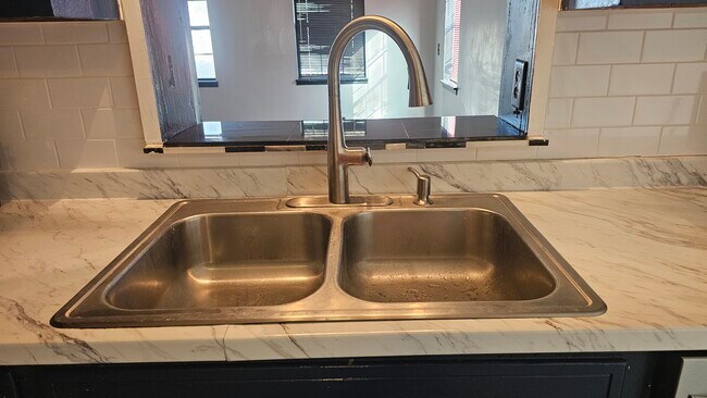 Building Photo - 2620 Moody Ave