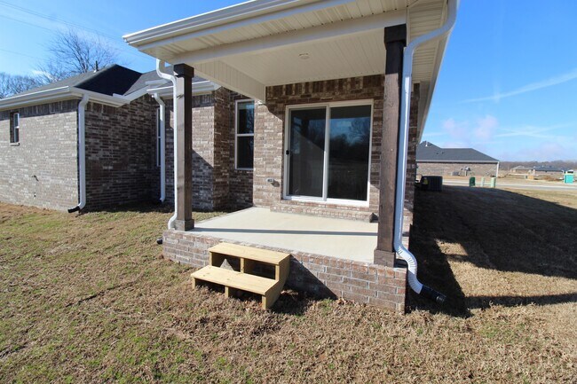 Building Photo - 588 Utah Ave