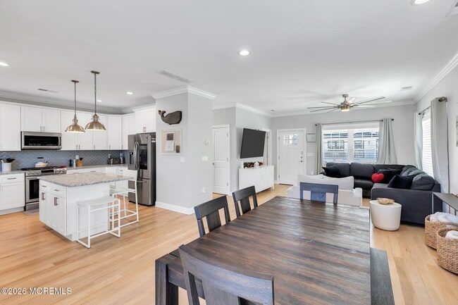 Building Photo - 12 4th St