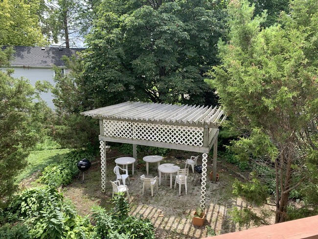 Gazebo and Picnic Area - 4454 S 14th St