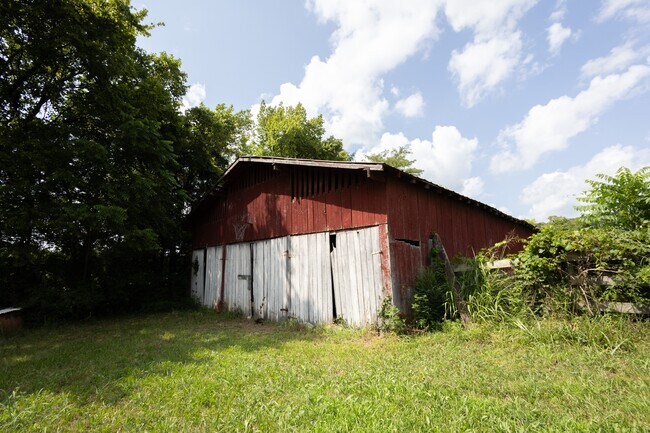 Building Photo - 815 Mount Olivet Girkin Rd