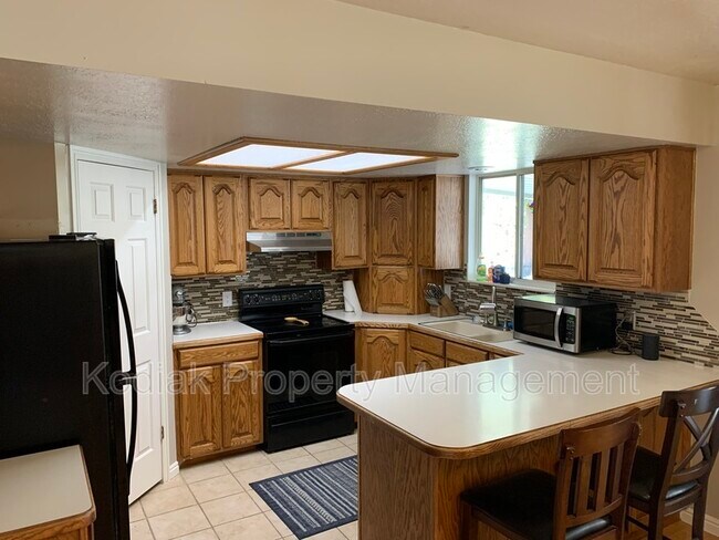 Building Photo - 1737 E 2800 N