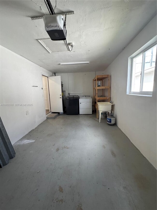 Building Photo - 6868 NW 28th St