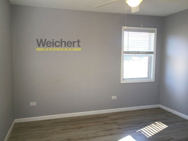 Building Photo - 718 S 4th St