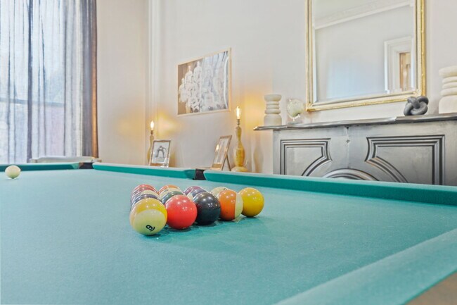 Building Photo - 550 E Town St