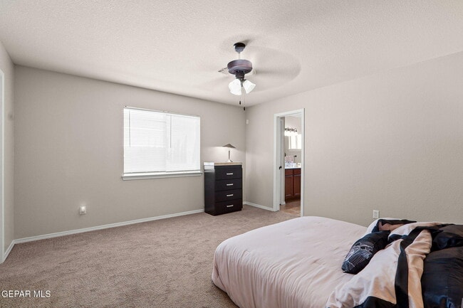 Building Photo - 2057 Shreya St