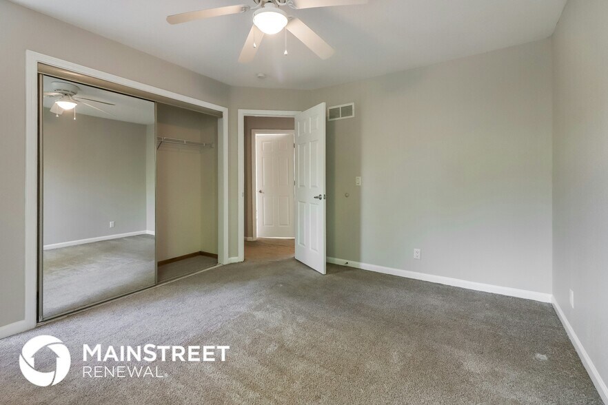 Building Photo - 522 Valle Dr