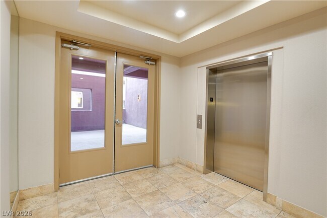 Building Photo - 91 E Agate Ave