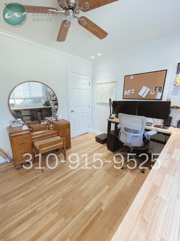 Building Photo - 3178 S Barrington Ave