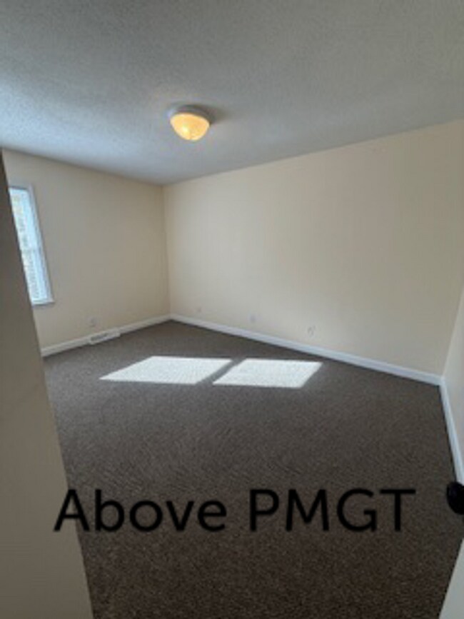 Building Photo - E Blackstock Rd-11