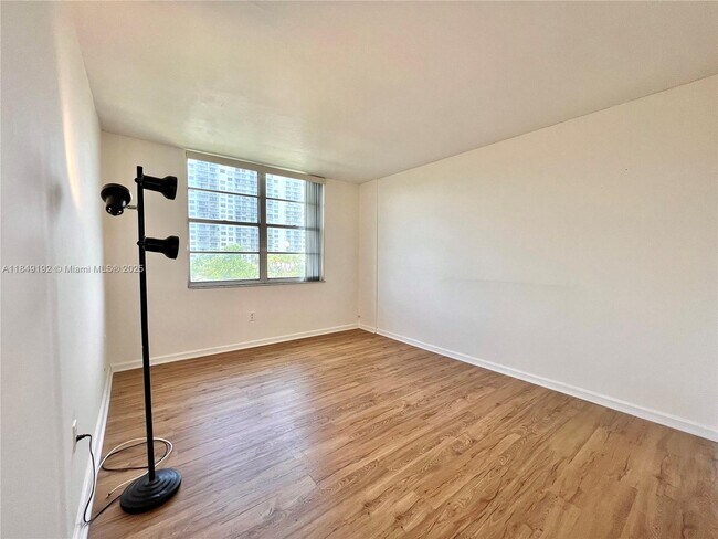 Building Photo - 2851 NE 183rd St