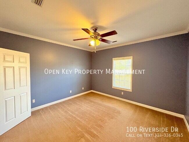 Building Photo - 100 Riverside Dr