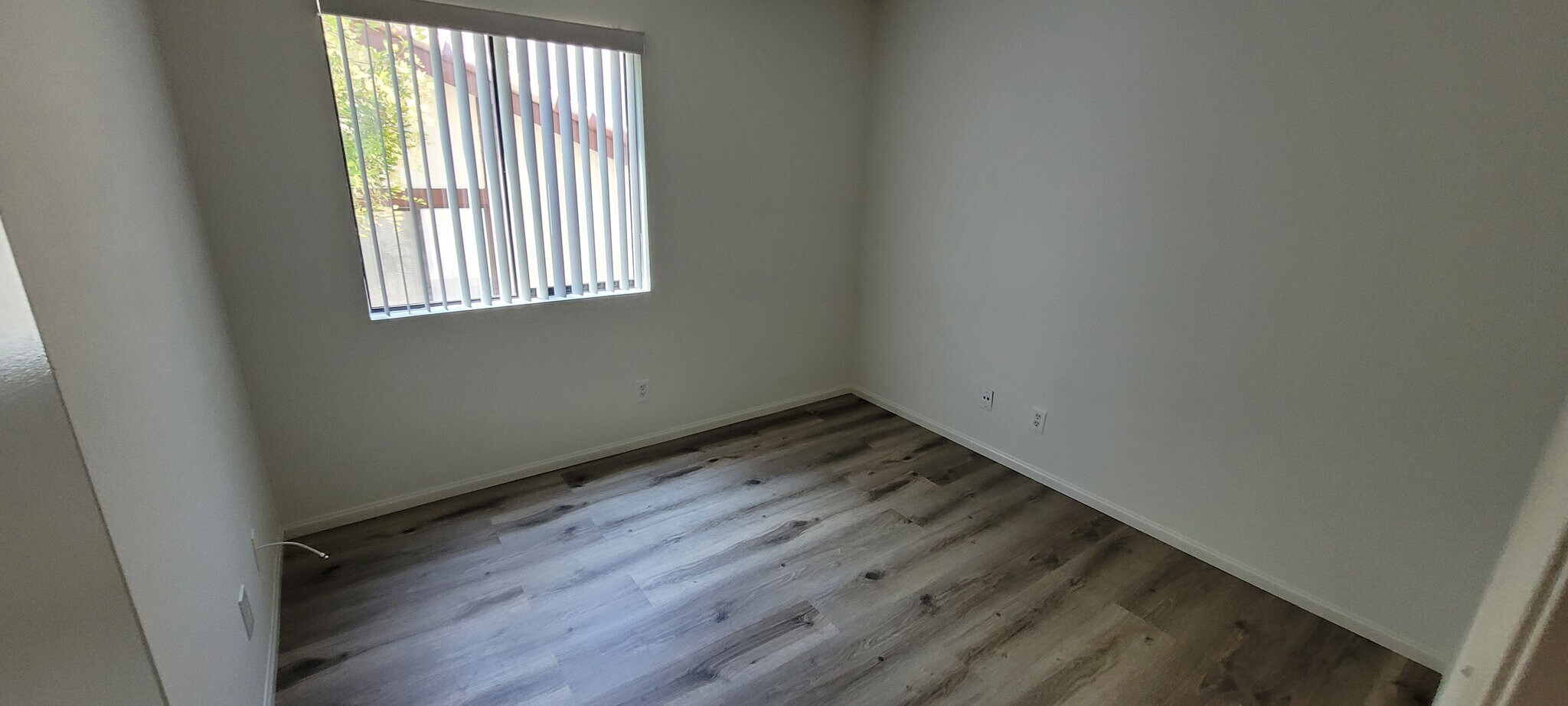 Building Photo - 27925 Tyler Ln