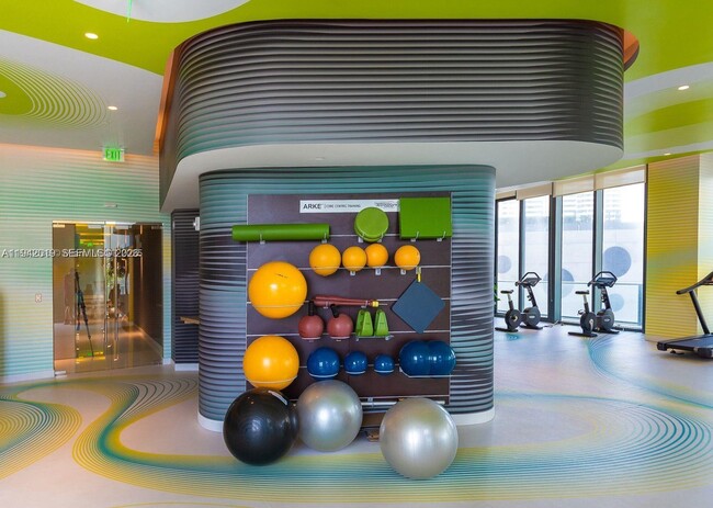 Building Photo - 501 NE 31st St